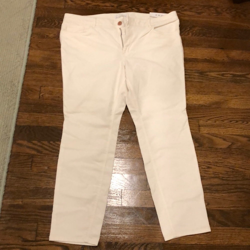 Curvy, skinny, winter white, corduroy pants.